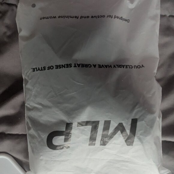 Marie Louise Paris MLP - Knot T-shirt - Built-in Bra - Size Small S - Black -NWT - Picture 3 of 5